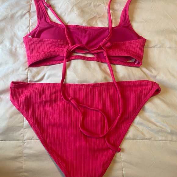 Hot Pink cut out Xhilaration ribbed bikini. Top - L bottom - XL NEVER WORN - Picture 4 of 6